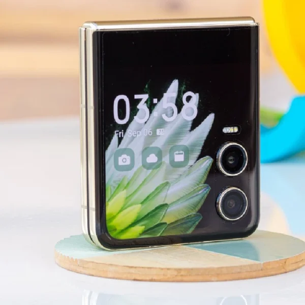 Tecno Phantom V Flip2