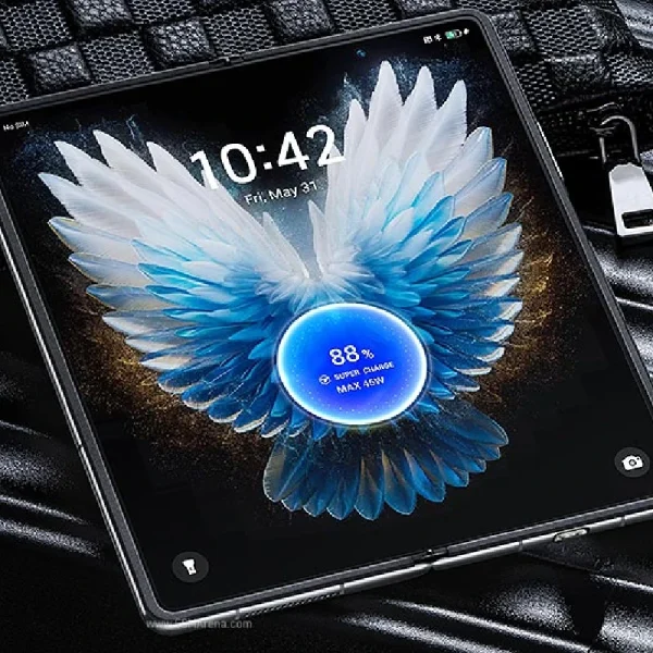 Tecno Phantom V Fold2